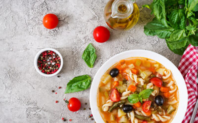 Minestrone con croste di formaggio: una ricetta anti-spreco